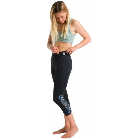 2025 C-Skins Womens Solace 1.5mm Flatlock 3/4 Wetsuit Leggings C-SO15LE34 - Raven Black / Tropical